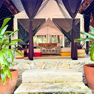 Glamping Bunga Lotus Tulum
